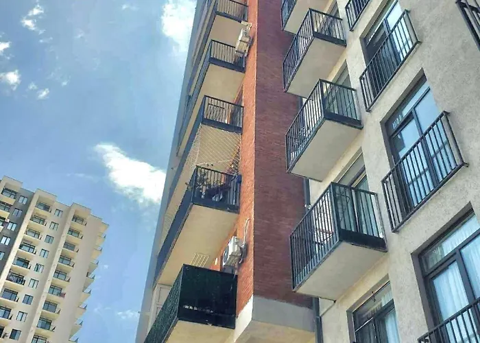 Cozy Apartment Near Metro And Airport Tbilisi