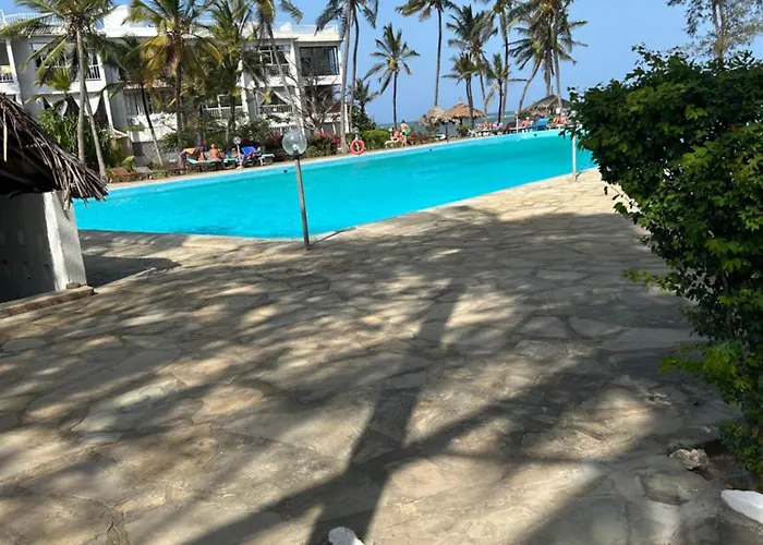 2Bed Beachfront Apt Malindi
