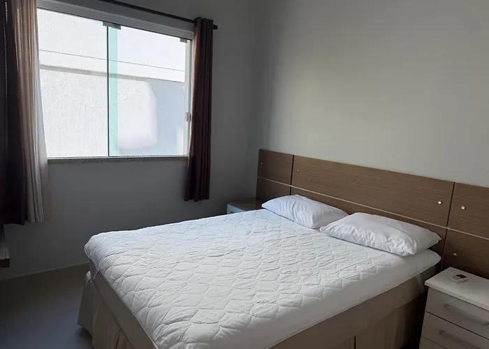 Amplo Apartamento 3 Quartos A 100M Da Praia Do Mariscal Com Vista Para O Mar Bombinhas