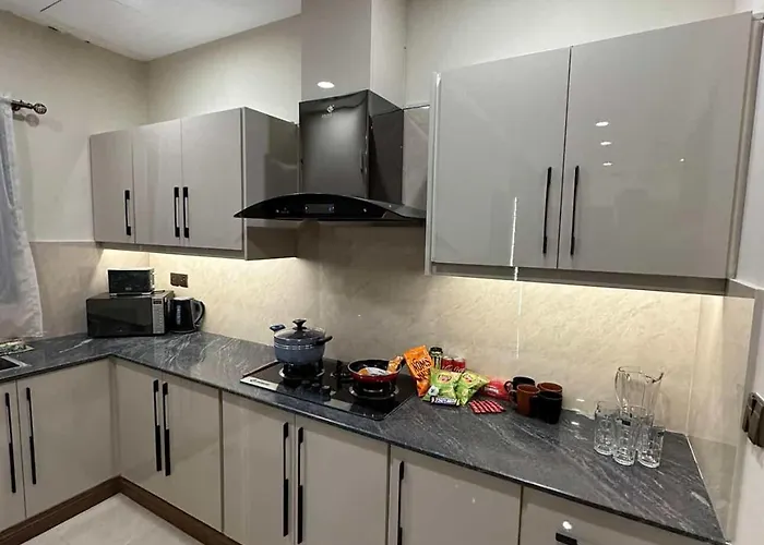 Stylish Zeta Mall 1Bhk, Pool & Giga Mall Nearby Islamabad