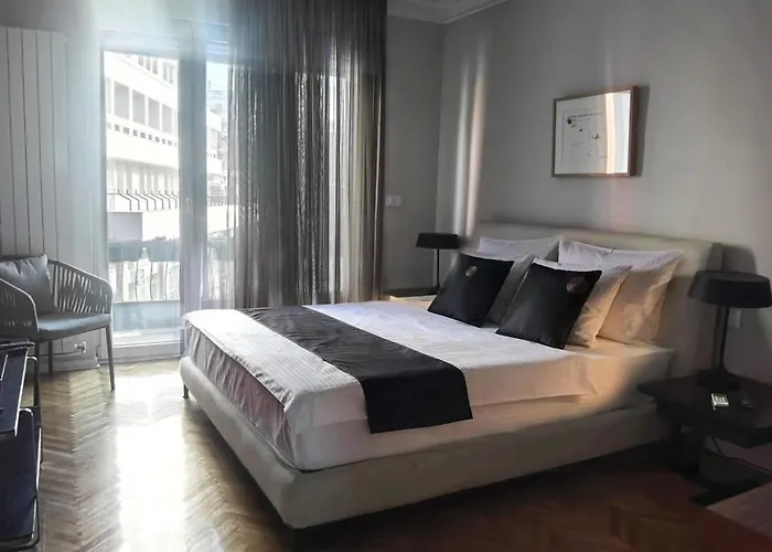 Nice Two Bedroom Apartment With Free Parking Belgrad