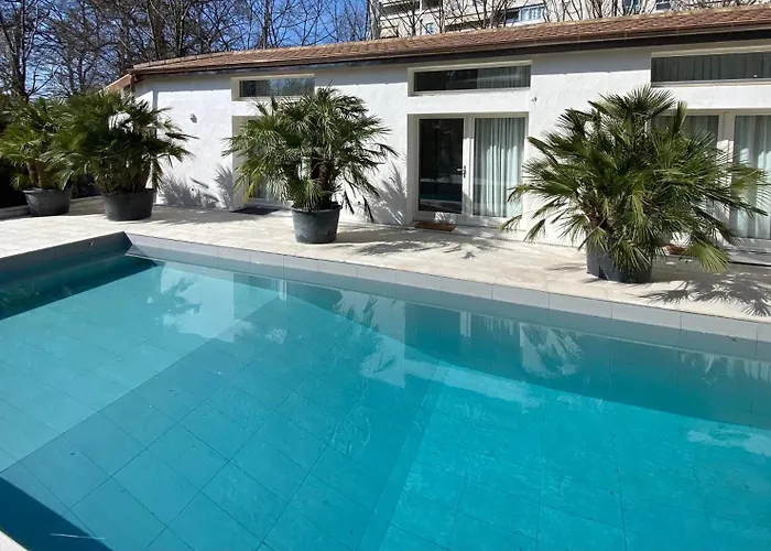 Residence Mont-Blanc Poolhouse Genf