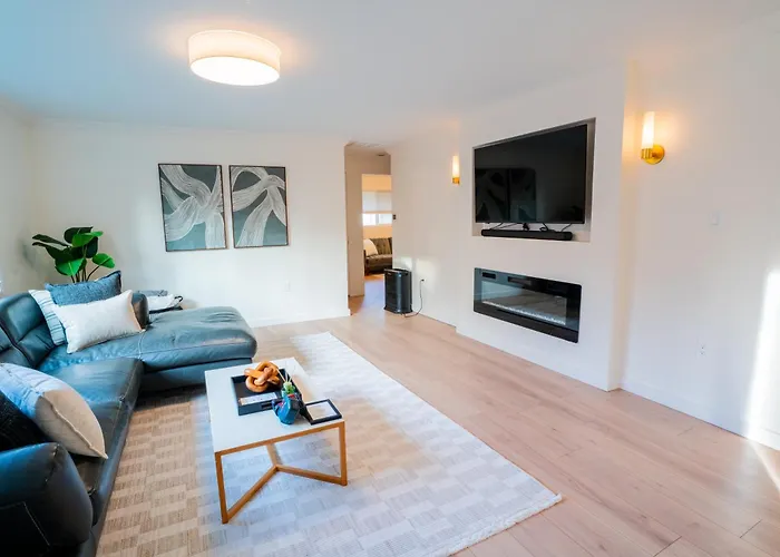 Ferienwohnung Modern-Cozy 3BR, EV&Family Friendly Seattle