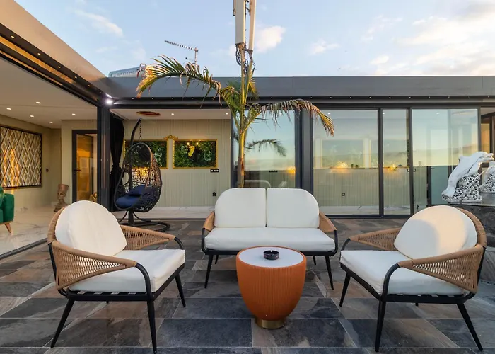 Luxury Jacuzzi 2 Bdr Apartment - Sea & Hassan II View Casablanca