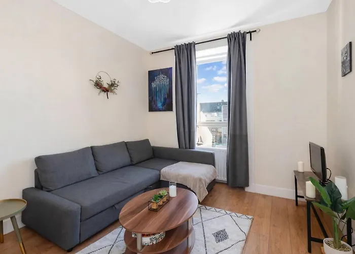 Edinburgh Beach Apartment Free On-Street Parking