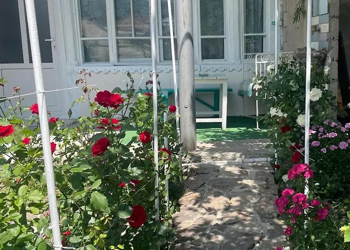 Guest House In The Center Of Dilidschan
