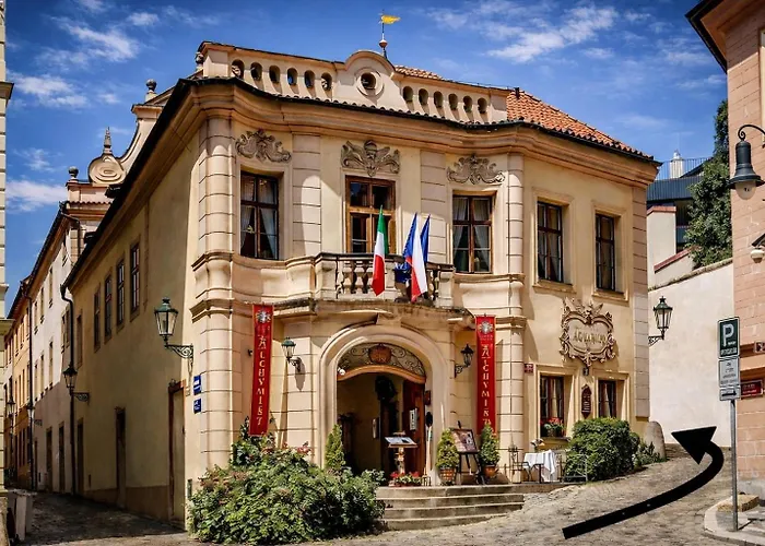 Romantic Apt With Secret Terrace - Old Town Prag