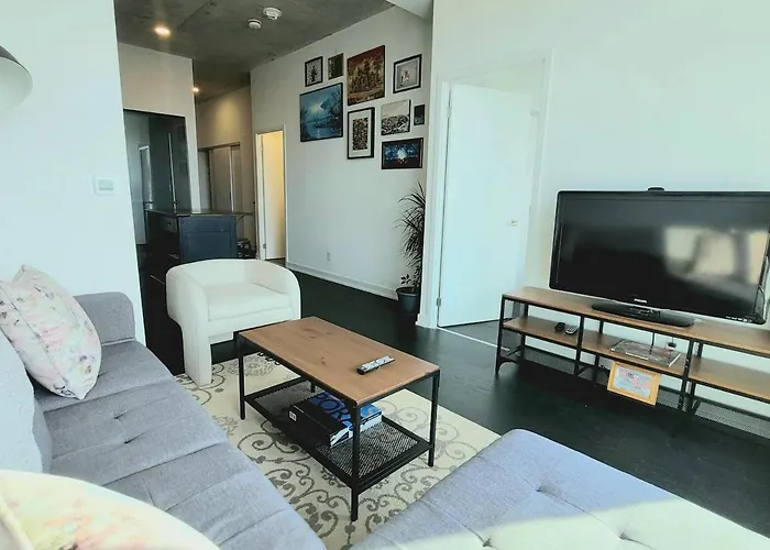 Feel At Home Spacious Industrial Style, 2Bed 2Bath Toronto