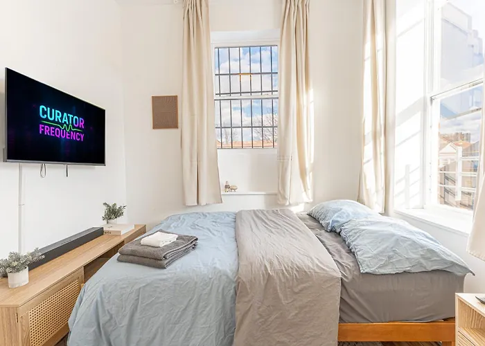 Comfy 2B Near Lga & Subway With Washer & Dryer New York
