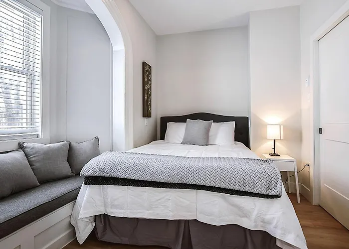 Beautiful South End Apartment - Includes Parking! Halifax