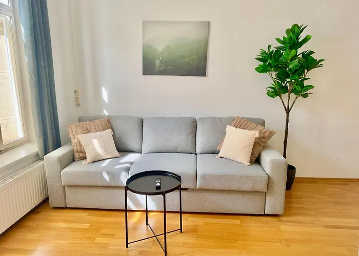 4 Bedroom Apartment With Backyard Wien
