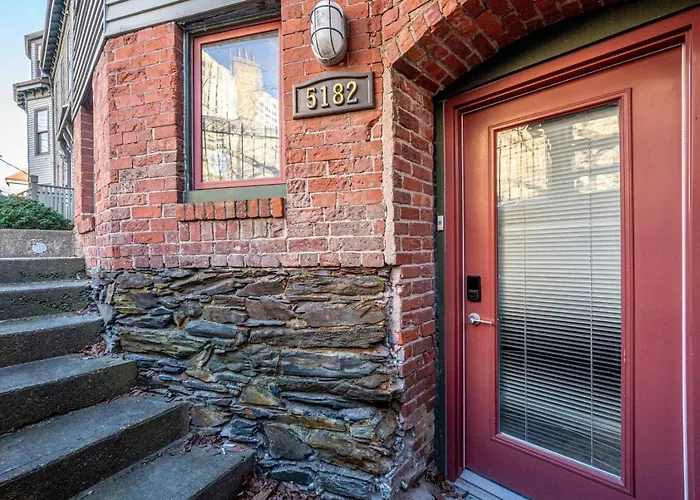 Modern Heritage Apartment In The Heart Of Halifax