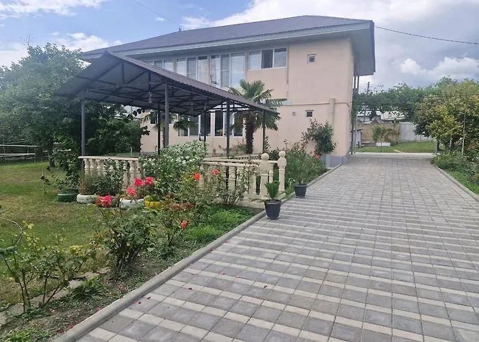 Old Styled Big House In Nature Şǝki