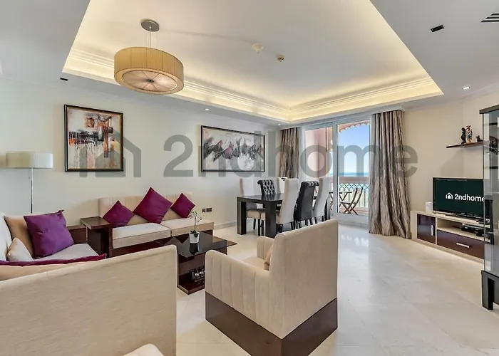 Beachfront Escape Sea-View Balcony Palm Jumeirah Dubai
