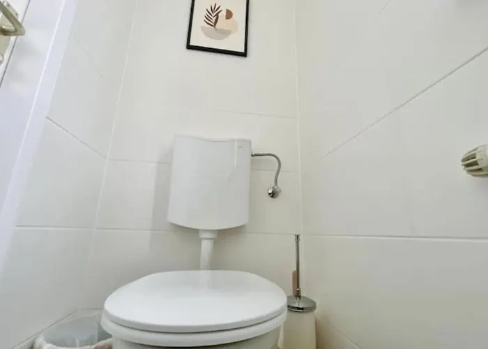 Rooftop Central Apartment With Balcony & Free Parking Wien
