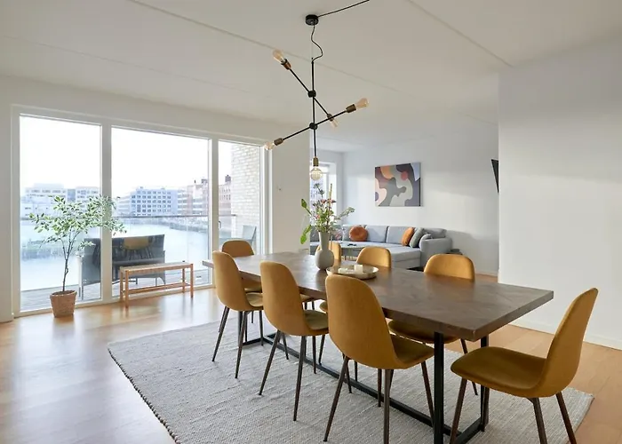 Unique 4-Bedroom Apartment With Panoramic Sea View Kopenhagen
