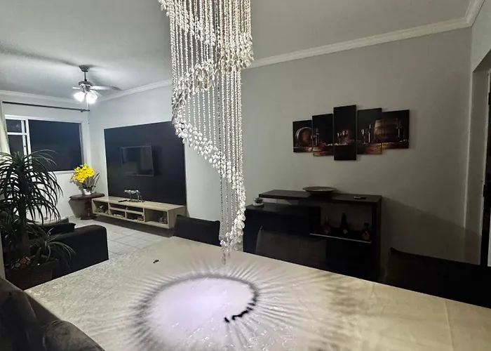Apartment With Great Location In Pitangueiras Guarujá