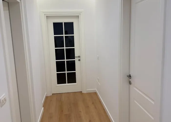Lux Apt Korca