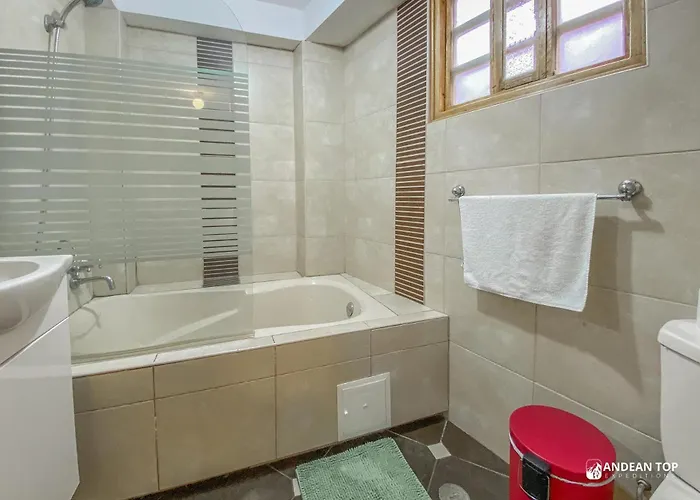 Family Space With Bathtub In Tandapata Cusco
