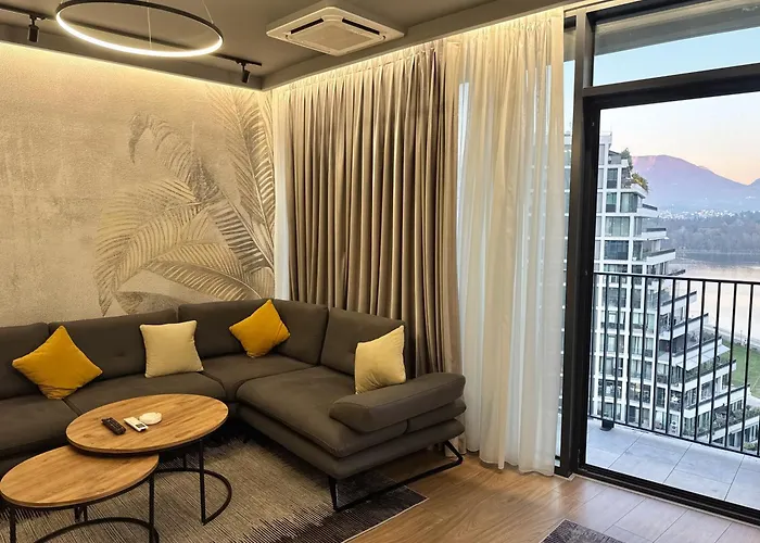 Luxe Living Lakescape Suite - Lake View Residences Tirana