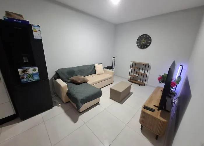 One-Bedroom Apartment Rental - Cha De Alecrim - Sv Mindelo