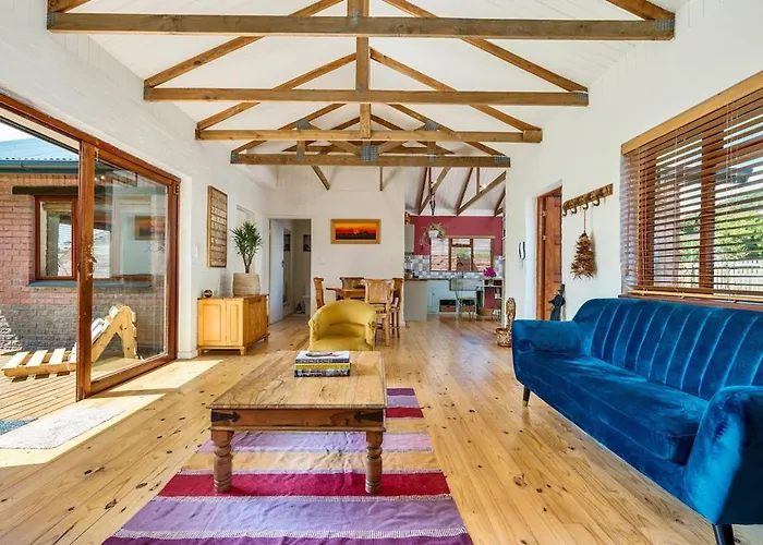 French Styled Family Cottage In Hout Bay