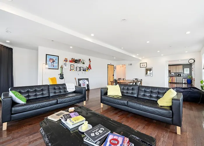 Beautiful 4Th Floor Walk-Up Apartment In Old City Philadelphia