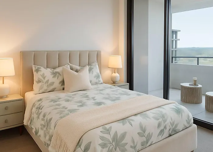 Milton Oasis Level 16- Luxury Apt Near Milton Station Brisbane
