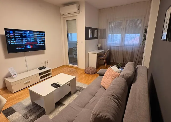 Nar Royalton Apartment #27 Free Parking Ni