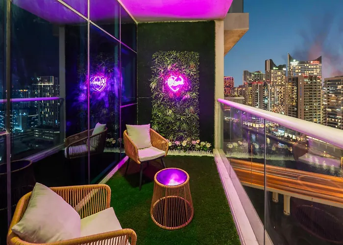 Luxury Apartment With Canal View - Near To Burj Khalifa - Dubai