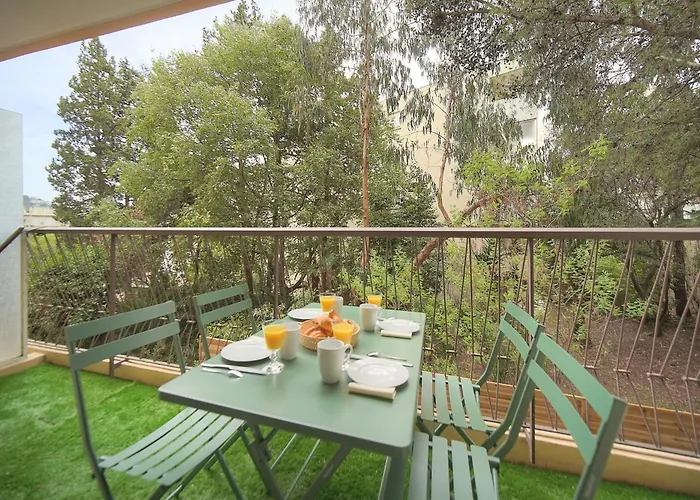 Calme 2 Chambres Balcon Vue Jardin-Carnot A2B266 Cannes