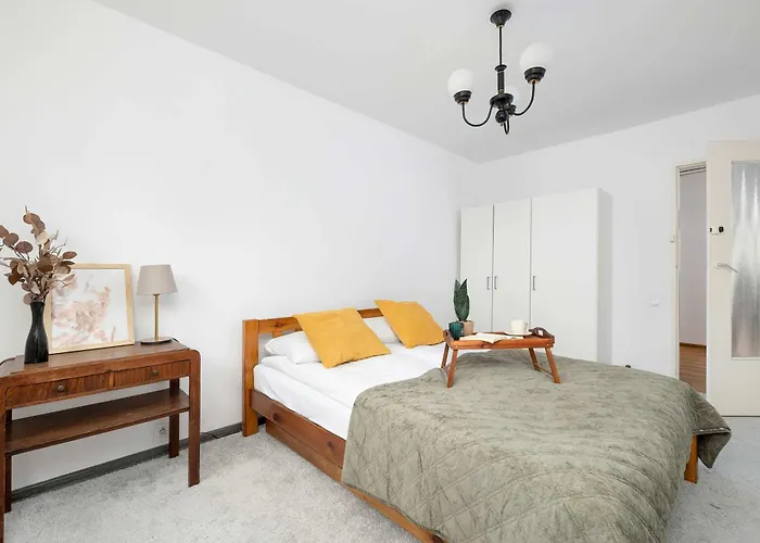 Family 3 Bedroom Apartment With Balcony In Cracow By Noclegi Renters Krakau