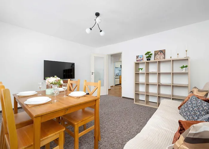 Family 3 Bedroom Apartment With Balcony In Cracow By Noclegi Renters Krakau