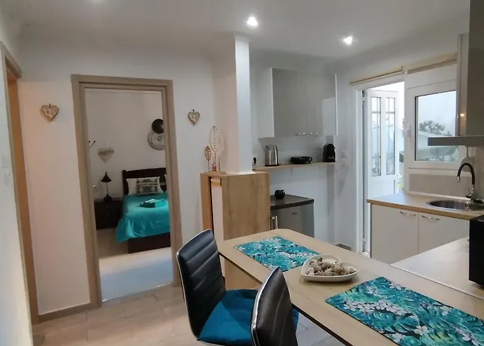 Ferienwohnung Modern Casita And Courtyard At Famous Kypseli! Athen