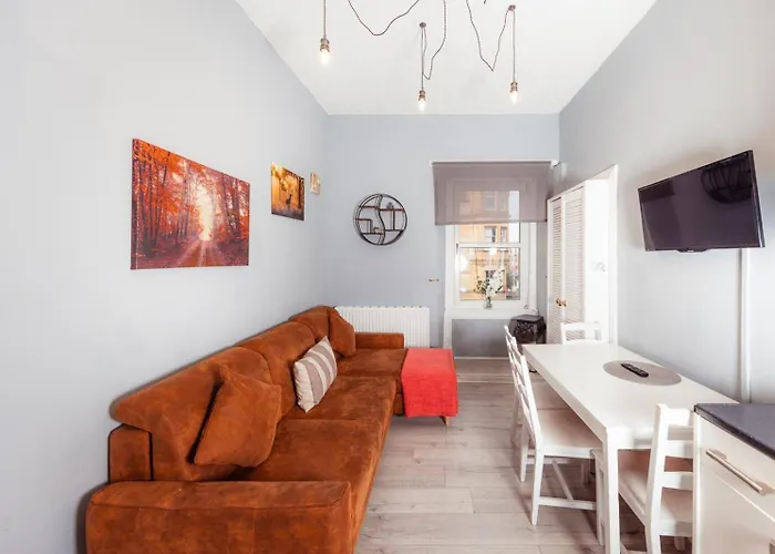 Central Apartment By The Meadows 9 Edinburgh