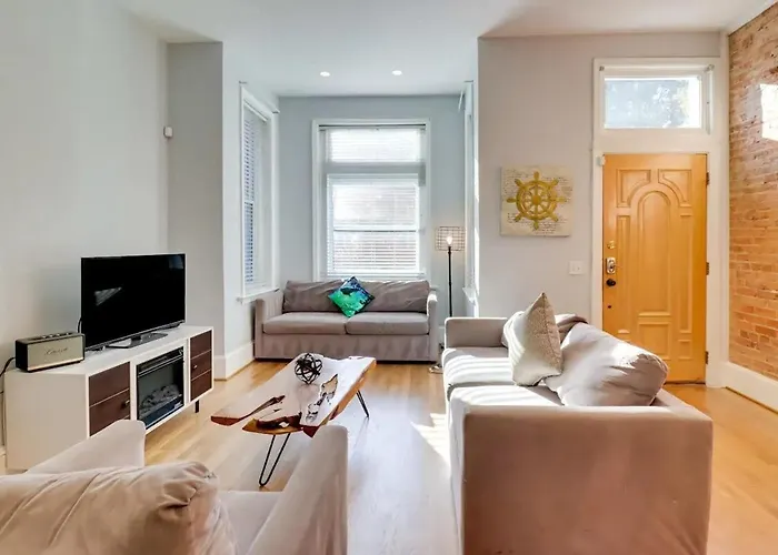 3Bd Classic Victorian In The Center Of Washington!