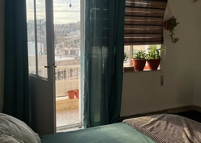 Central Apartment With Beautiful View Amman