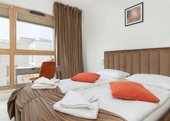 Modern And Elegant Apartment Filarskiego In Gdansk With Air Conditioning & Parking And Gym By Renters Prestige