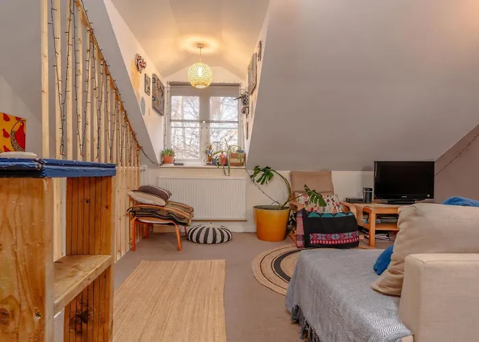 Ferienwohnung Cosy Pet Friendly Upside Down Hideaway Bristol