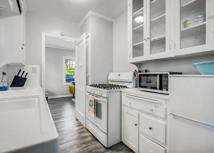 1Bd Remodeled Craftsman Cottage Free Parking Heart Of Little Italy San Diego