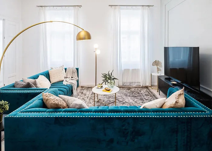 Prague Days - Two Bedroom Apartment With Parking And Netflix In Karlin