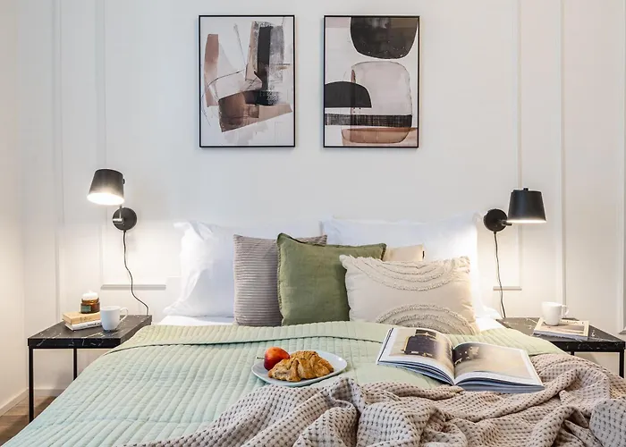 Prague Days - Two Bedroom Apartment With Parking And Netflix In Karlin