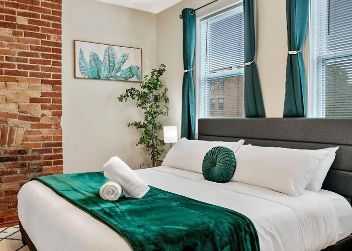 Upscale Shadyside 2 Bedroom 2 Bath Suite In Walkable Neighborhood Pittsburgh