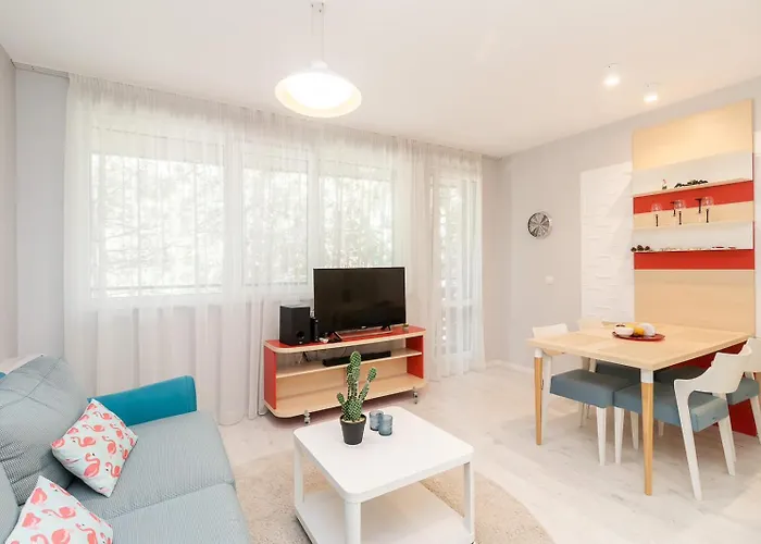 Comfort Happy Apartment Briz, Aquarelle With Security Warna