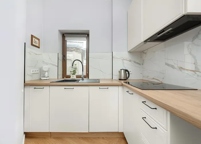 Apartament Z 2 Sypialniami I Oddzielna Kuchnia W Centrum Wroclawia Na 4 Pietrze By Noclegi Renters