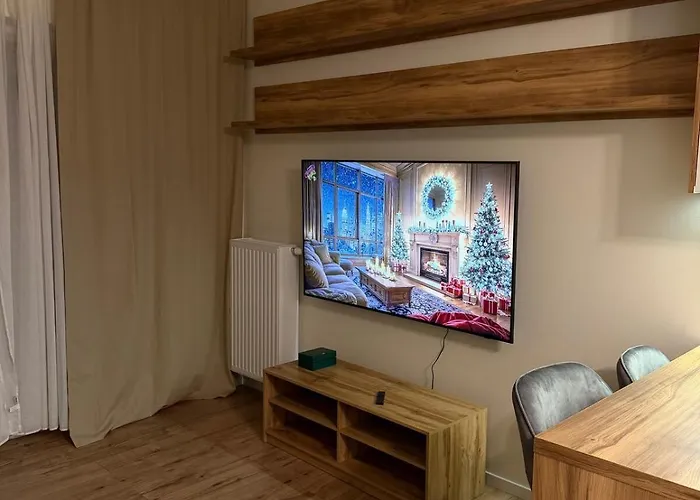 New Cozy Apartment In A Gated Complex In Wola Warschau