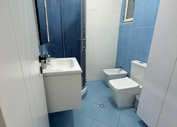 Noir Oak - Modern Stay in Orikum Vlorë