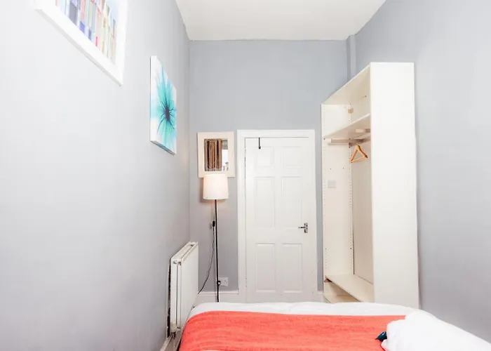 Calm, Cosy & Central Apartment Near Meadows 10 Edinburgh