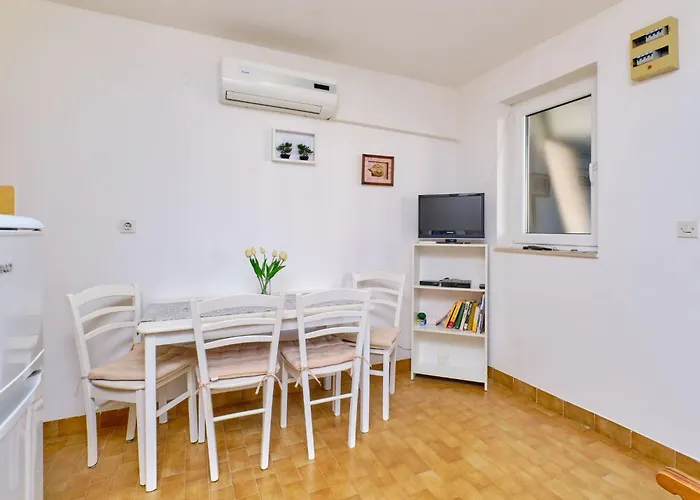 Apartment Wohnung In Mali Losinj Mit Privatem Parkplatz By Interhome
