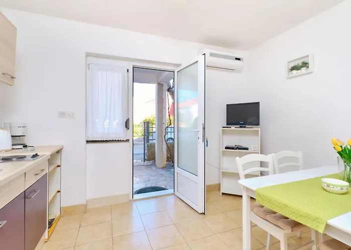 Apartment Mit Terrasse By Interhome Mali Lošinj
